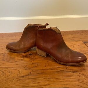 Sofft Brand Brown Leather Healed Bootie size 6